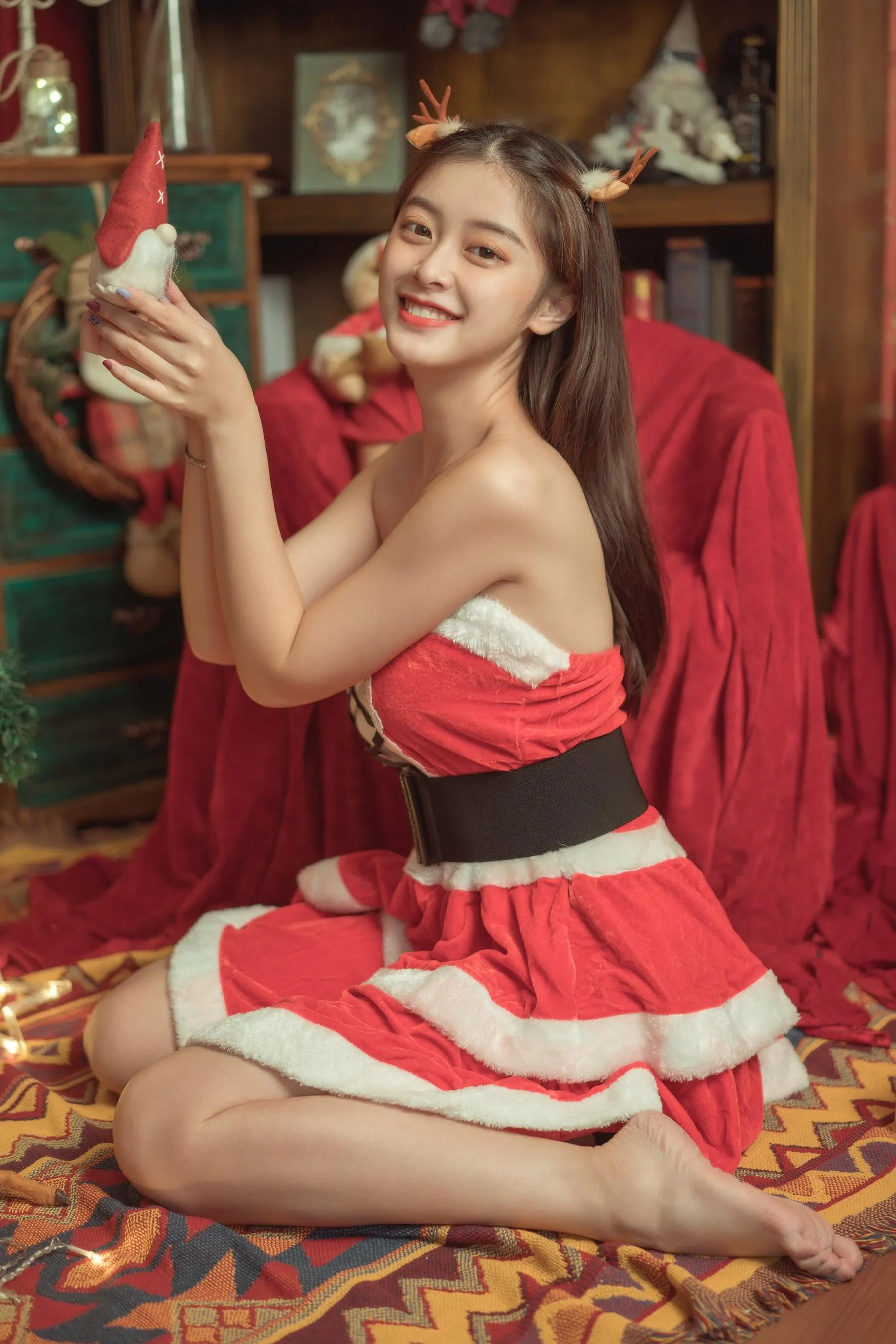 [YITUYU艺图语]2021.11.05 圣诞少女 布偶 [38P]插图2